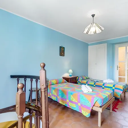 Apartament Old Pella: 100m To Orta, Terrace And Views - Happy *