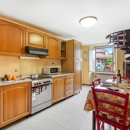 Apartament Old Pella: 100m To Orta, Terrace And Views - Happy *